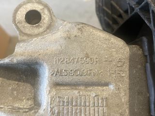 bontott RENAULT ZOE Motor Tartó Bak Jobb