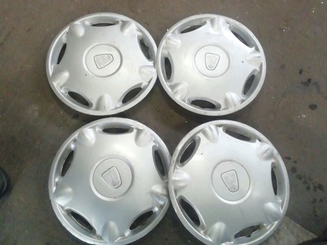 bontott ROVER 100 Dísztárcsa Szett