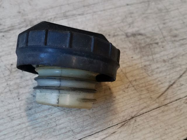 bontott ROVER 400 Tanksapka