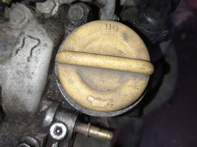 bontott SAAB 9-3 Olajbeöntő Sapka