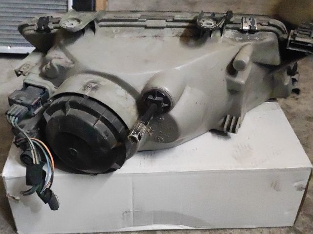 bontott SAAB 9-3 Bal első Lámpabúra