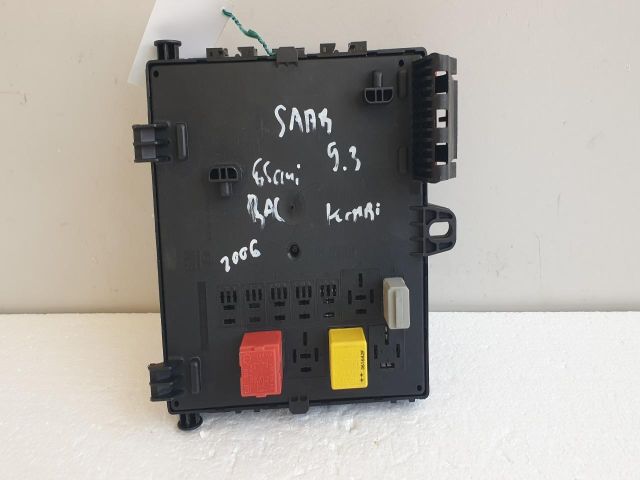 bontott SAAB 9-3 Biztosítéktábla Csomagtér