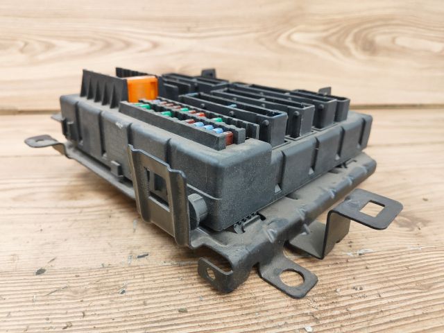 bontott SAAB 9-3 Biztosítéktábla Csomagtér