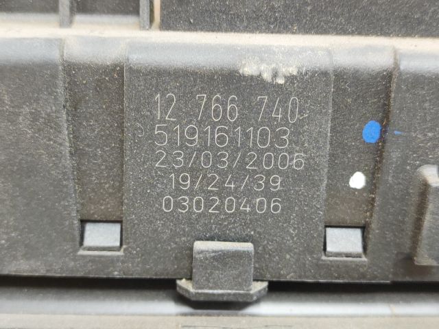 bontott SAAB 9-3 Biztosítéktábla Csomagtér