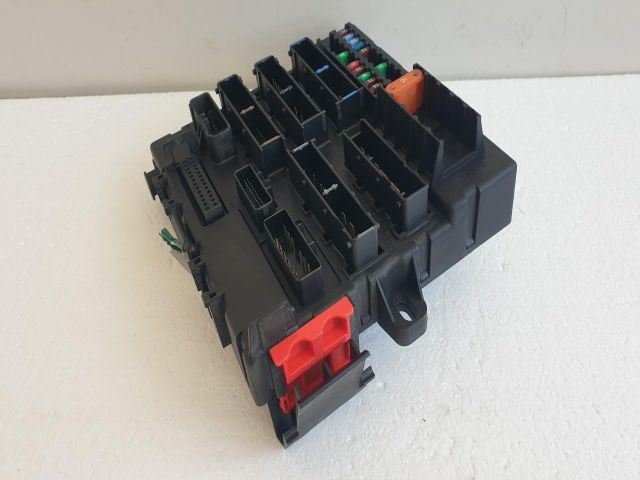 bontott SAAB 9-3 Biztosítéktábla Csomagtér