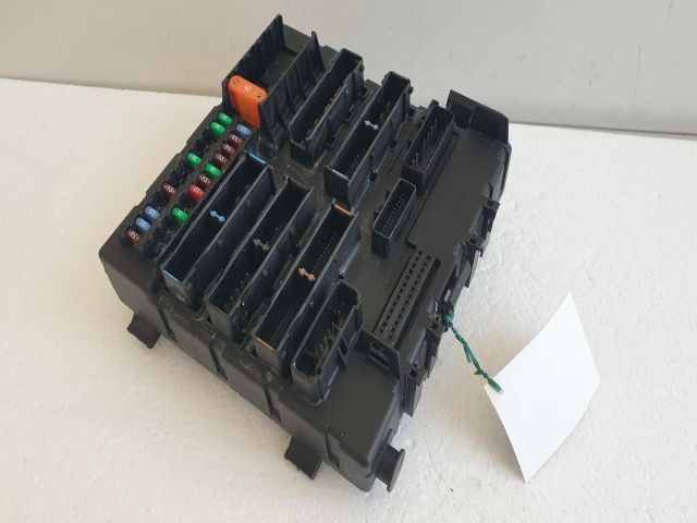 bontott SAAB 9-3 Biztosítéktábla Csomagtér