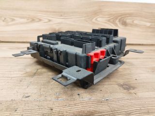 bontott SAAB 9-3 Biztosítéktábla Csomagtér