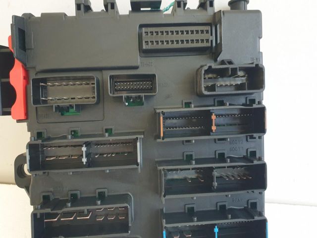 bontott SAAB 9-3 Biztosítéktábla Csomagtér