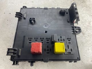 bontott SAAB 9-3 Biztosítéktábla Doboz