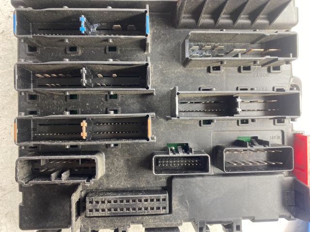 bontott SAAB 9-3 Biztosítéktábla Doboz