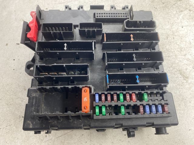 bontott SAAB 9-3 Biztosítéktábla Doboz