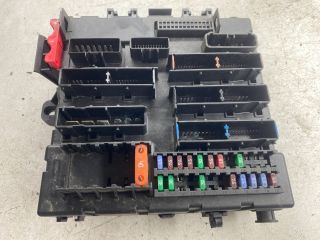 bontott SAAB 9-3 Biztosítéktábla Doboz