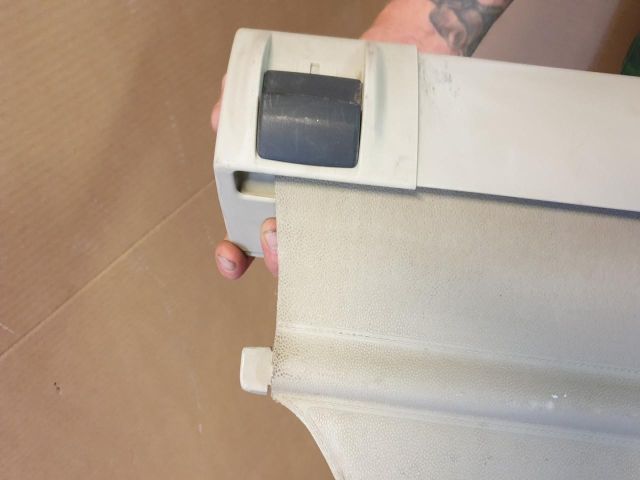 bontott SAAB 9-3 Csomagtér Roló