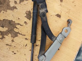 bontott SAAB 9-3 Csomagtérajtó Jobb Zsanér