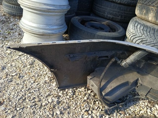 bontott SAAB 9-3 Első Lökhárító (Részeivel)