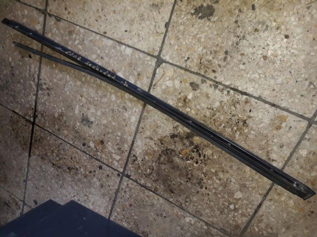 bontott SAAB 9-3 Első Szélvédő Bal Díszléc