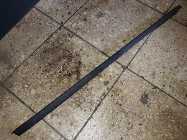 bontott SAAB 9-3 Első Szélvédő Bal Díszléc