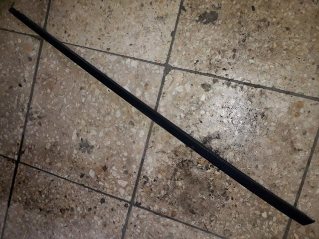 bontott SAAB 9-3 Első Szélvédő Jobb Díszléc