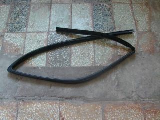bontott SAAB 9-3 Jobb első Ablakvezető Gumi