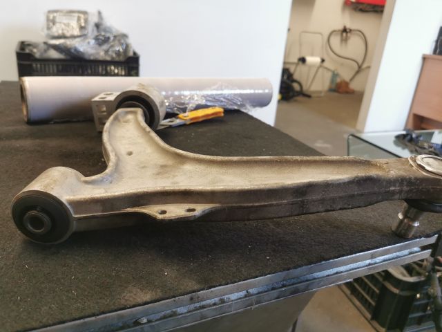 bontott SAAB 9-3 Jobb első Alsó Első Lengőkar