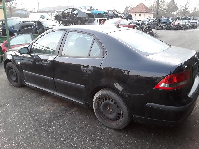 bontott SAAB 9-3 Jobb első Dobbetét (Kerékjárati, Műanyag)