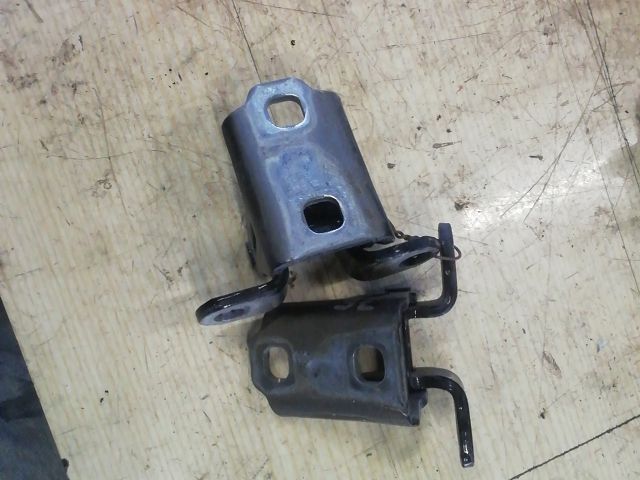 bontott SAAB 9-3 Jobb első Zsanér