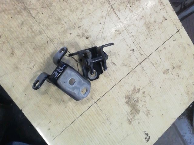 bontott SAAB 9-3 Jobb hátsó Zsanér