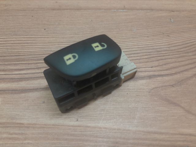 bontott SAAB 9-3 Központizár Kapcsoló