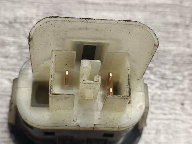 bontott SAAB 9-3 Motorháztető Nyitó Kar / Gomb