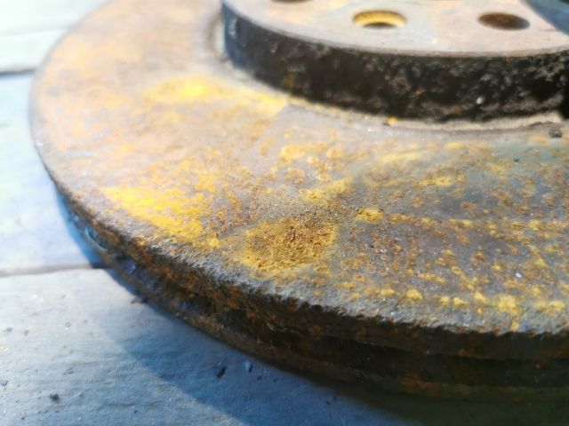 bontott SAAB 9-5 Első Pár Féktárcsa