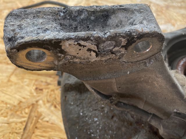 bontott SAAB 9-5 Jobb első Csonkállvány Kerékaggyal