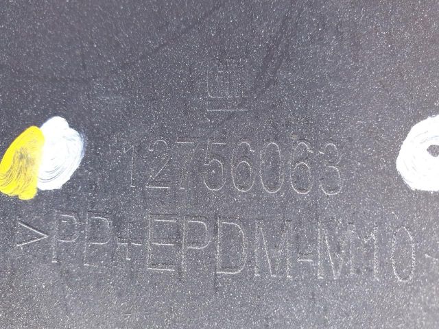 bontott SAAB 9-5 Első Lökhárító (Részeivel)