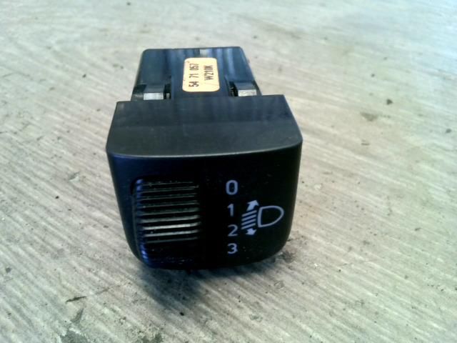 bontott SAAB 9-5 Fényszórómagasság Állító Kapcsoló