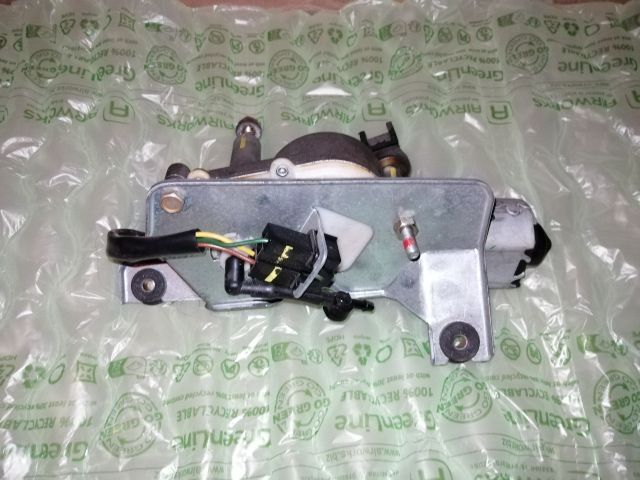 bontott SAAB 9-5 Hátsó Ablaktörlő Motor