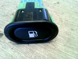 bontott SAAB 9-5 Tankajtó Nyitó Kar / Gomb