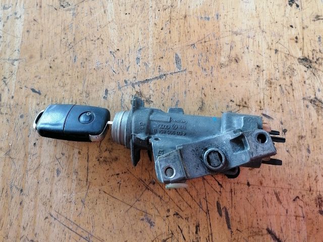 bontott SEAT ALHAMBRA Gyújtáskapcsoló Házzal