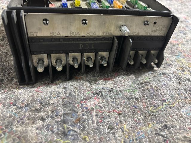 bontott SEAT ALHAMBRA Biztosítéktábla Motortér