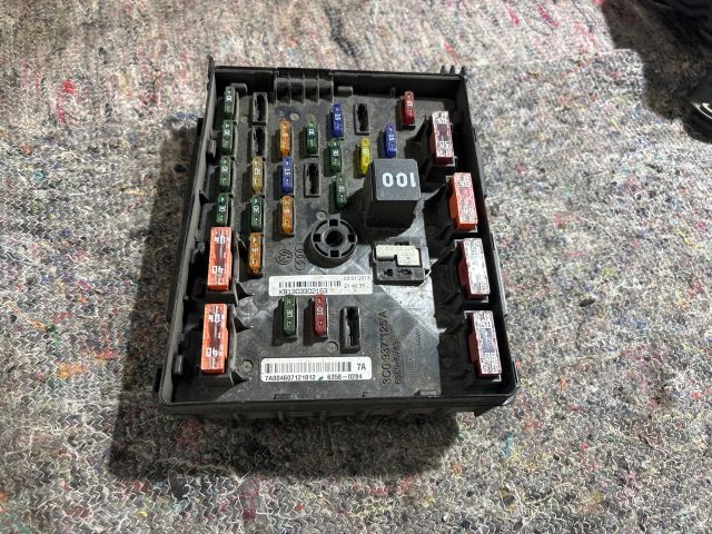 bontott SEAT ALHAMBRA Biztosítéktábla Motortér