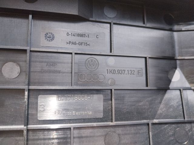 bontott SEAT ALHAMBRA Biztosítéktábla Motortér