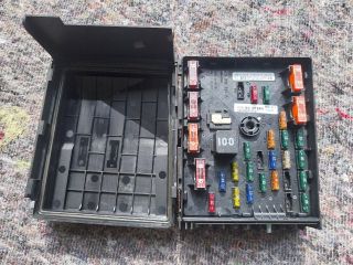 bontott SEAT ALHAMBRA Biztosítéktábla Motortér