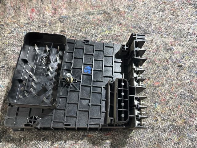 bontott SEAT ALHAMBRA Biztosítéktábla Motortér