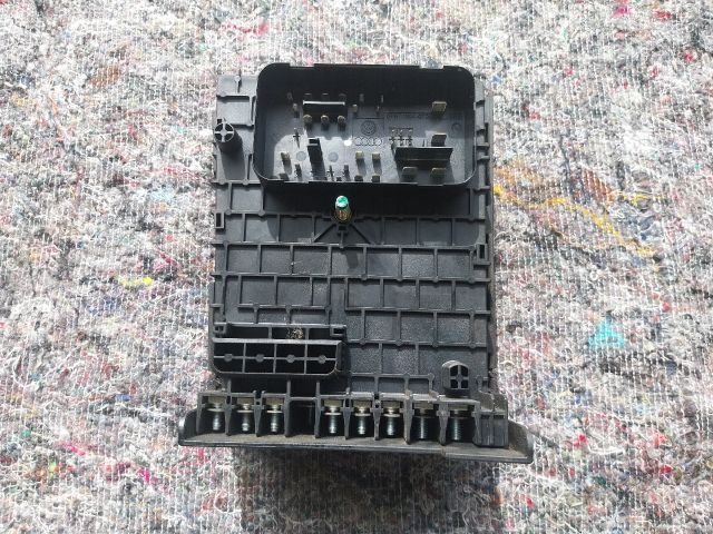 bontott SEAT ALHAMBRA Biztosítéktábla Motortér