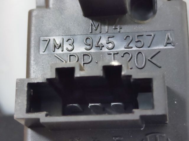 bontott SEAT ALHAMBRA Bal Belső Hátsó Lámpa