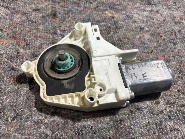 bontott SEAT ALHAMBRA Bal első Ablakemelő Motor