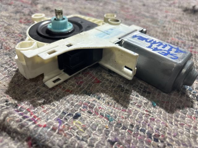 bontott SEAT ALHAMBRA Bal első Ablakemelő Motor