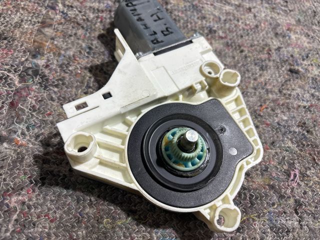 bontott SEAT ALHAMBRA Bal hátsó Ablakemelő Motor