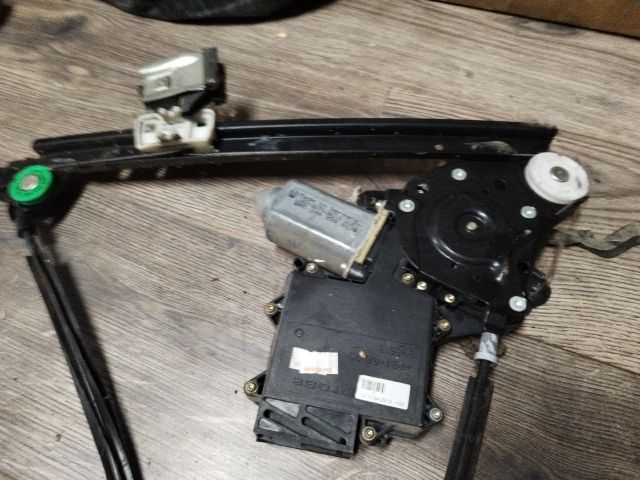 bontott SEAT ALHAMBRA Bal hátsó Ablakemelő Szerkezet (Elektromos)