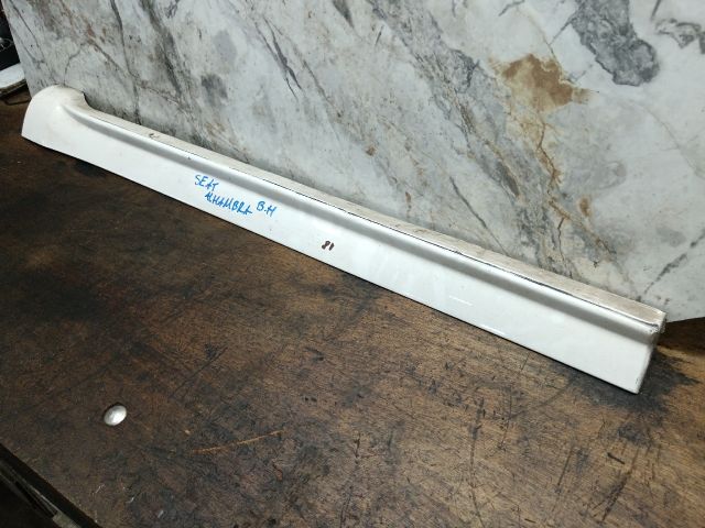 bontott SEAT ALHAMBRA Bal hátsó Ajtó Díszléc