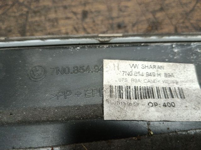 bontott SEAT ALHAMBRA Bal hátsó Ajtó Díszléc