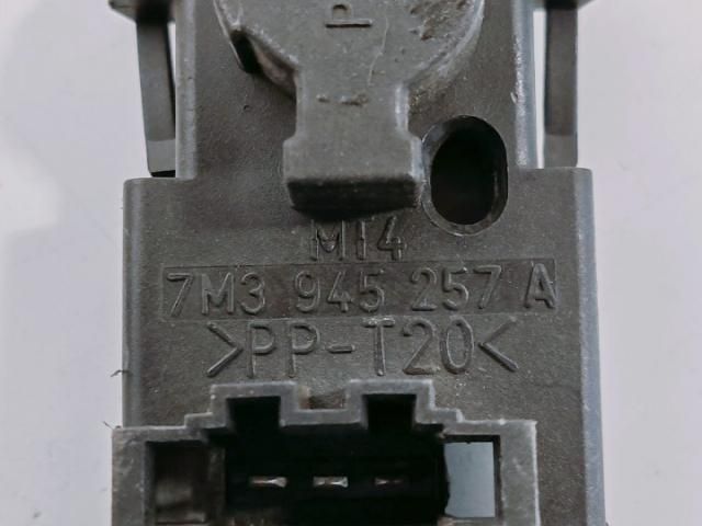 bontott SEAT ALHAMBRA Bal Hátsó Lámpa Foglalat